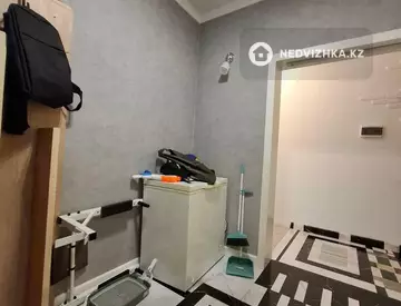 3-комнатная квартира, этаж 7 из 19, 80 м², миниатюра 2