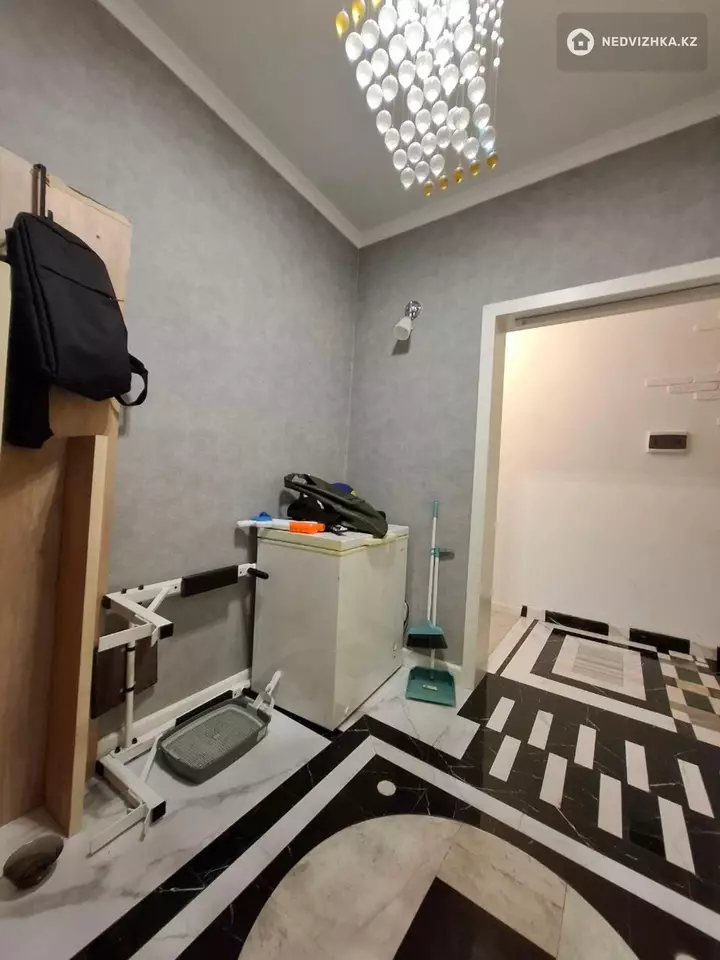3-комнатная квартира, этаж 7 из 19, 80 м², фотография 2