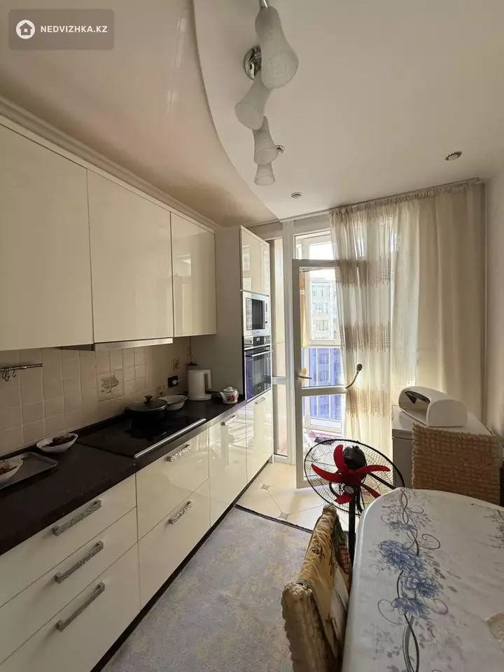 3-комнатная квартира, этаж 8 из 18, 73 м², фотография 5