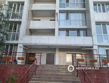 3-бөлмелі пәтер, қабат 8 барлық қабат саны 18, 73 м², 4-нобай