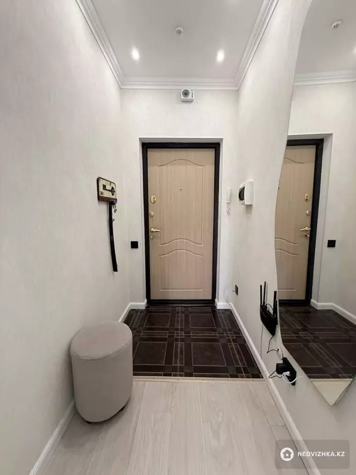 3-комнатная квартира, этаж 8 из 18, 73 м², фотография 2