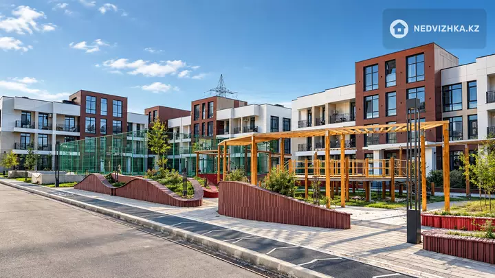 2-комнатная квартира, этаж 3 из 3, 80 м², фотография 3