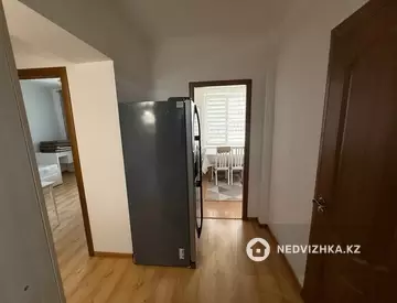 2-комнатная квартира, этаж 2 из 5, 64 м²