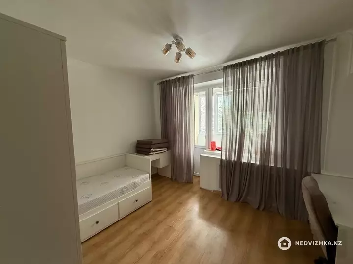 2-комнатная квартира, этаж 2 из 5, 64 м², фотография 5