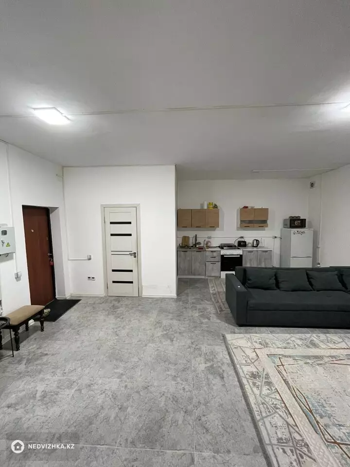 2-комнатная квартира, этаж 1 из 6, 50 м², На длительный срок, фотография 2