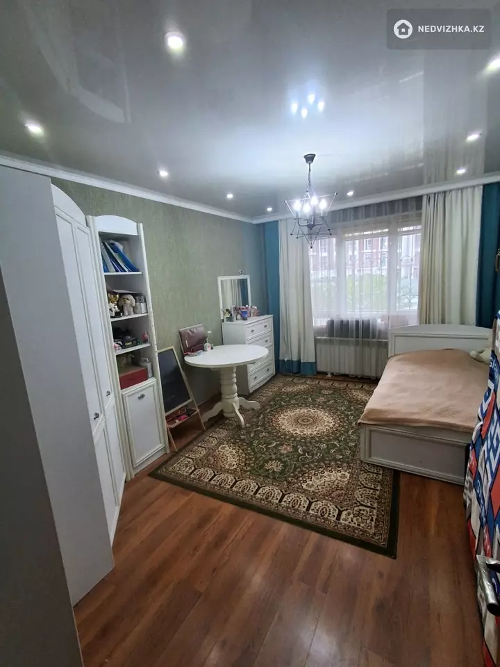 3-комнатная квартира, этаж 1 из 9, 88 м², фотография 4