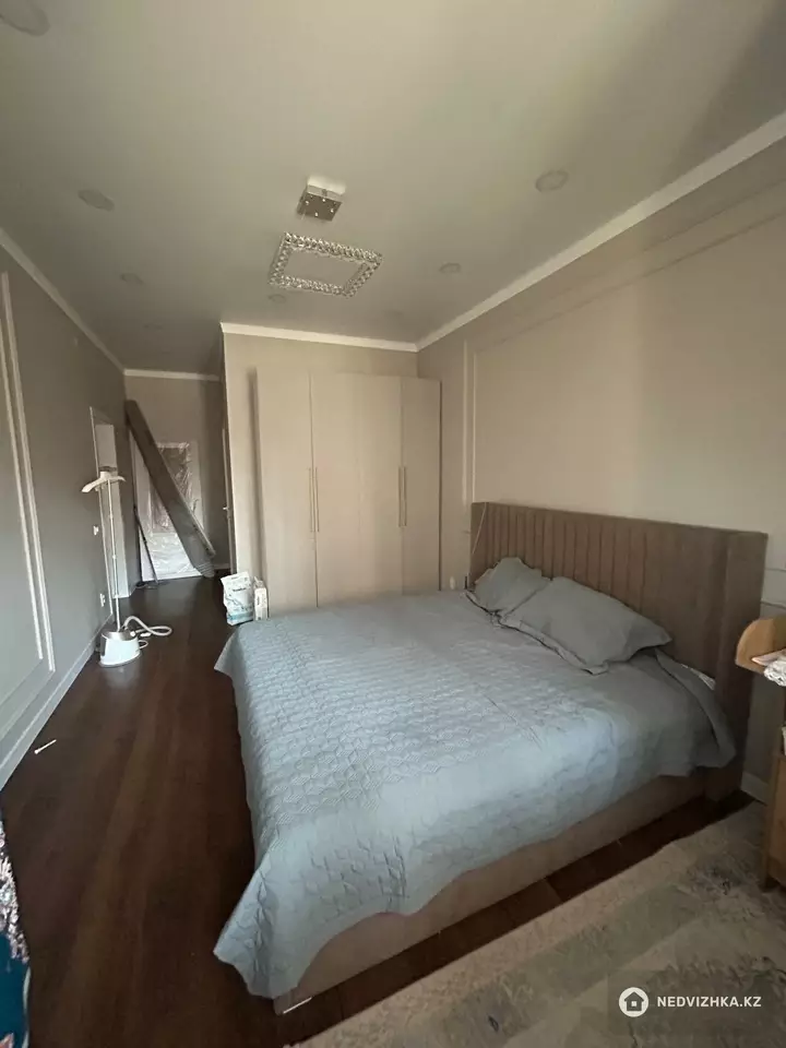 3-комнатная квартира, этаж 3 из 5, 102 м², фотография 2