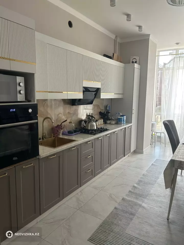 3-комнатная квартира, этаж 3 из 5, 102 м², фотография 3