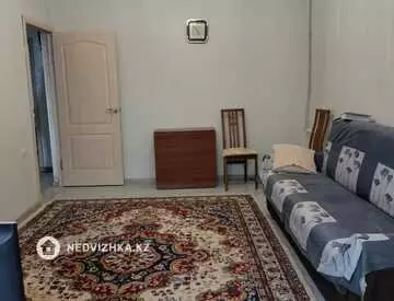 2-комнатная квартира, этаж 3 из 4, 38 м², миниатюра 2