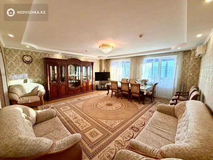 3-комнатная квартира, этаж 4 из 5, 131 м²