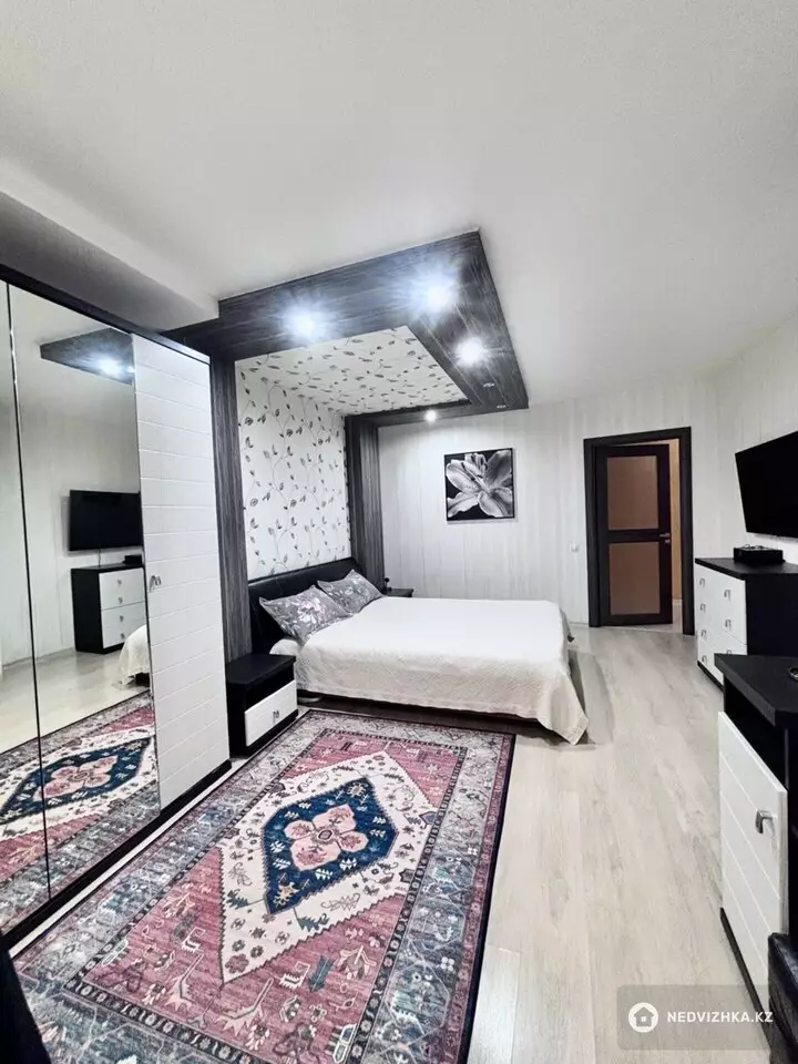 3-комнатная квартира, этаж 11 из 12, 113 м², фотография 2