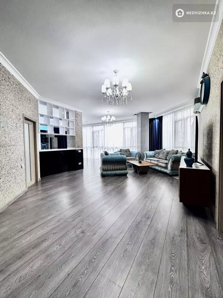 3-комнатная квартира, этаж 3 из 5, 146 м², фотография 4