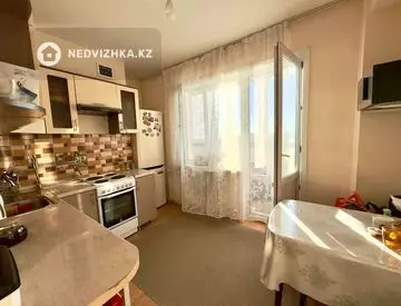 2-комнатная квартира, этаж 15 из 19, 62 м², миниатюра 7