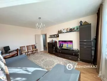 2-комнатная квартира, этаж 15 из 19, 62 м², миниатюра 4