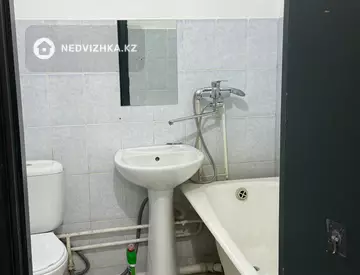 1-комнатная квартира, этаж 8 из 9, 45 м², На длительный срок, миниатюра 7