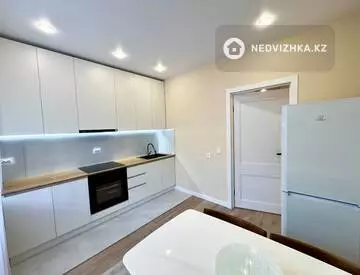 2-комнатная квартира, этаж 7 из 9, 63 м², миниатюра 6