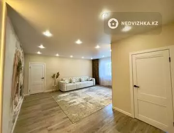 2-комнатная квартира, этаж 7 из 9, 63 м², миниатюра 3