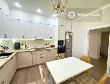 4-комнатная квартира, этаж 8 из 10, 115 м², миниатюра 2