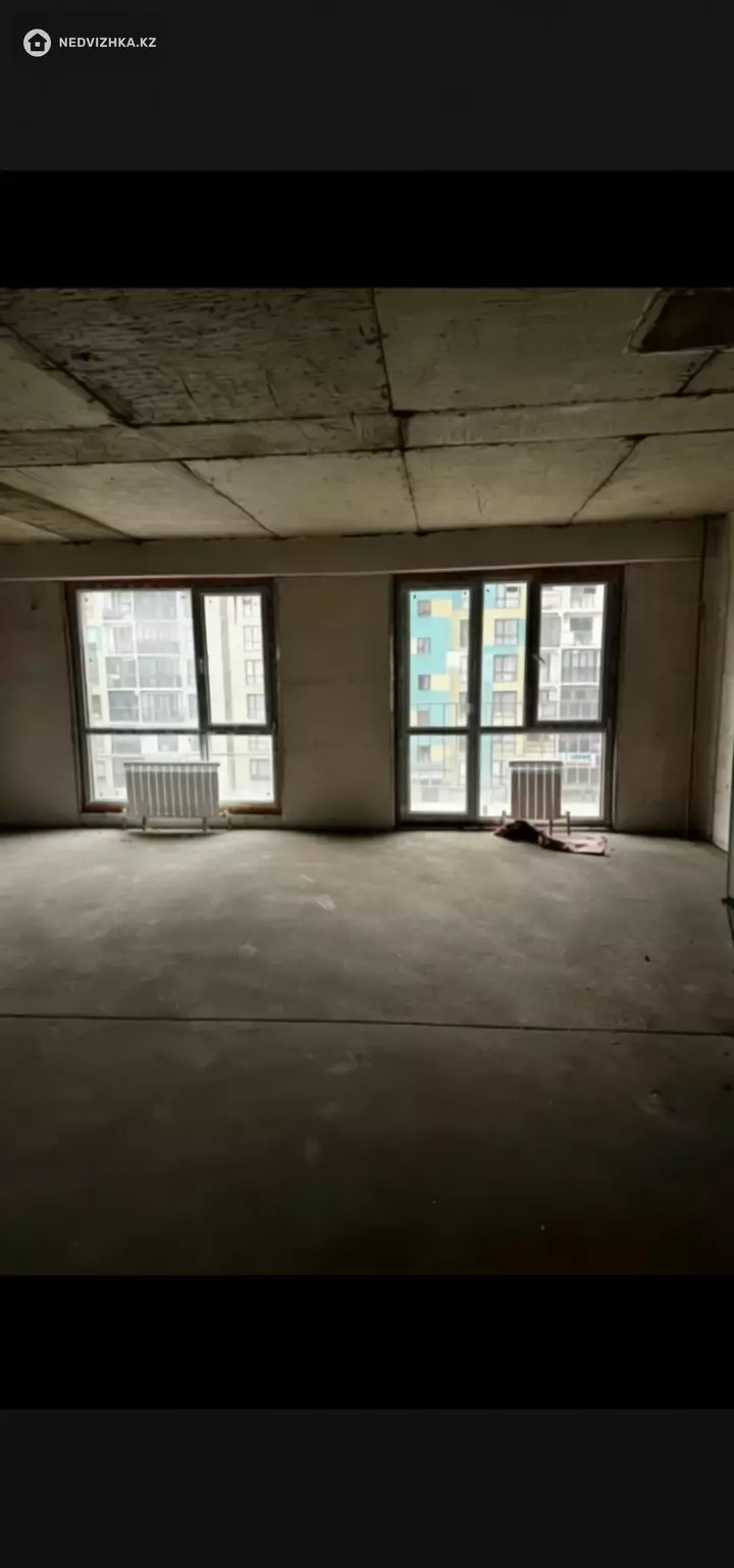 4-комнатная квартира, этаж 4 из 10, 100 м², фотография 3