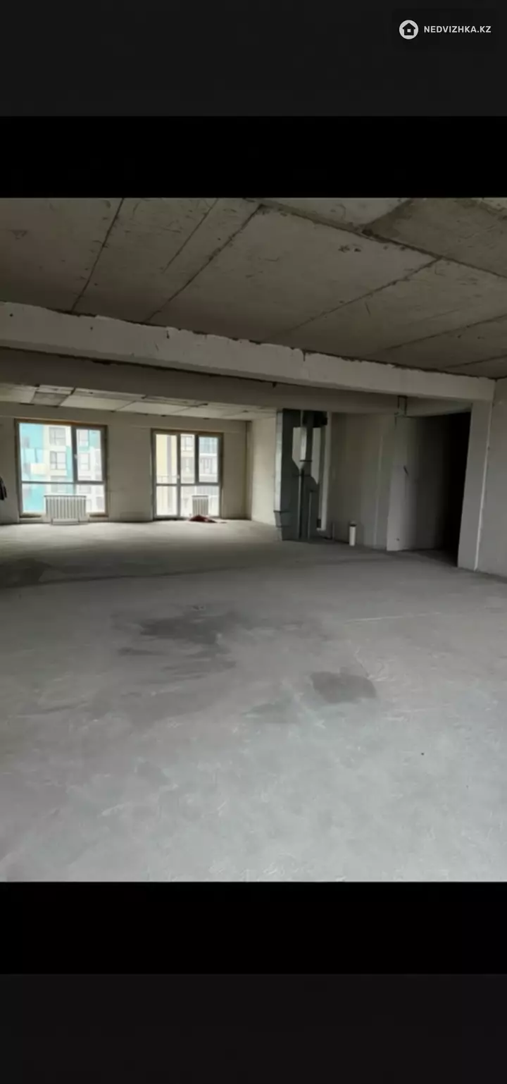 4-комнатная квартира, этаж 4 из 10, 100 м², фотография 5