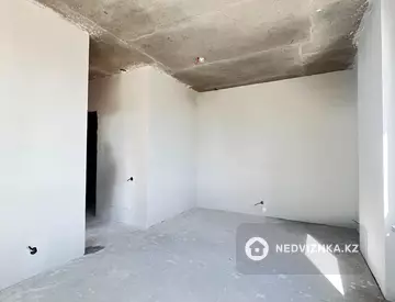 3-комнатная квартира, этаж 8 из 8, 63 м², миниатюра 10