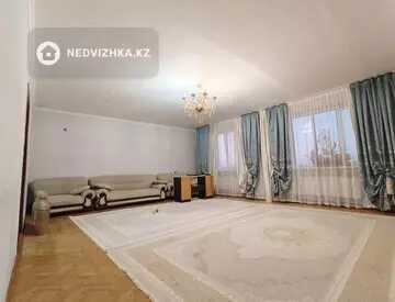 4-комнатная квартира, этаж 5 из 5, 126 м²