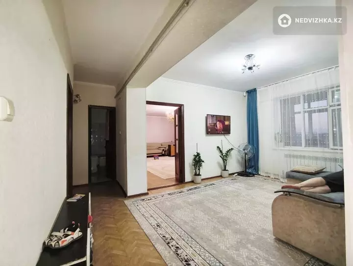 4-комнатная квартира, этаж 5 из 5, 126 м², фотография 3
