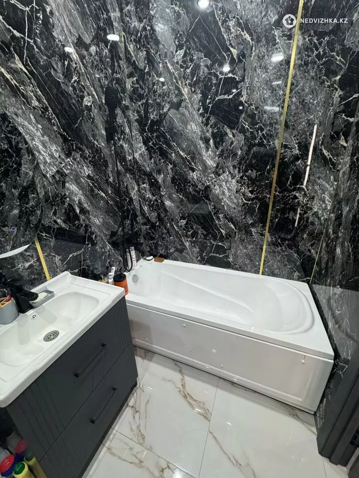 1-комнатная квартира, этаж 10 из 13, 41 м², фотография 5