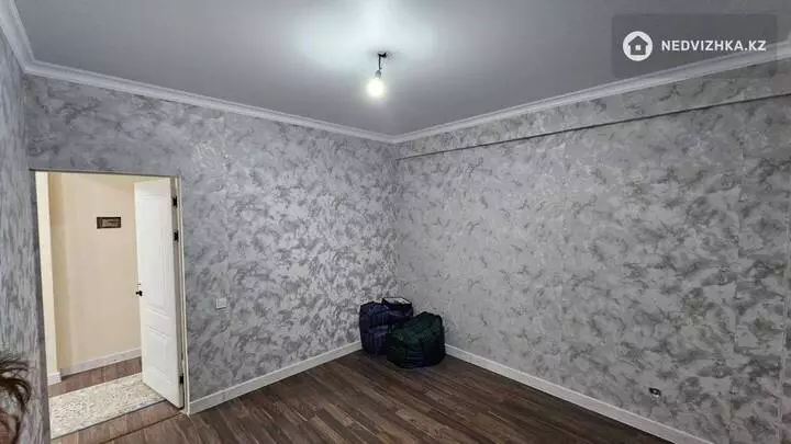 2-комнатная квартира, этаж 4 из 5, 51 м², фотография 3