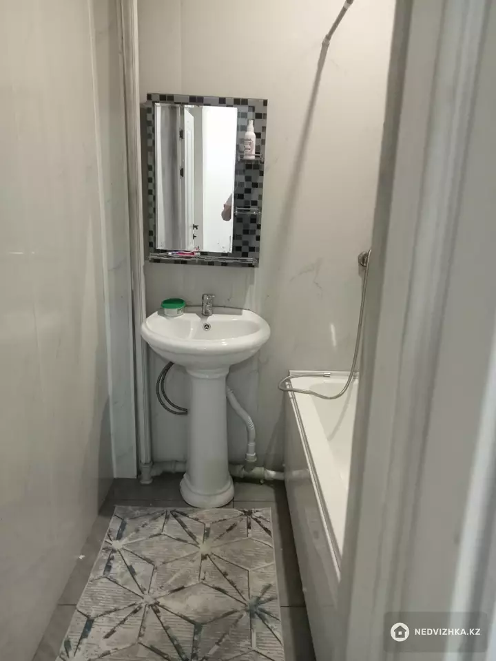 2-комнатная квартира, этаж 4 из 5, 51 м², фотография 5