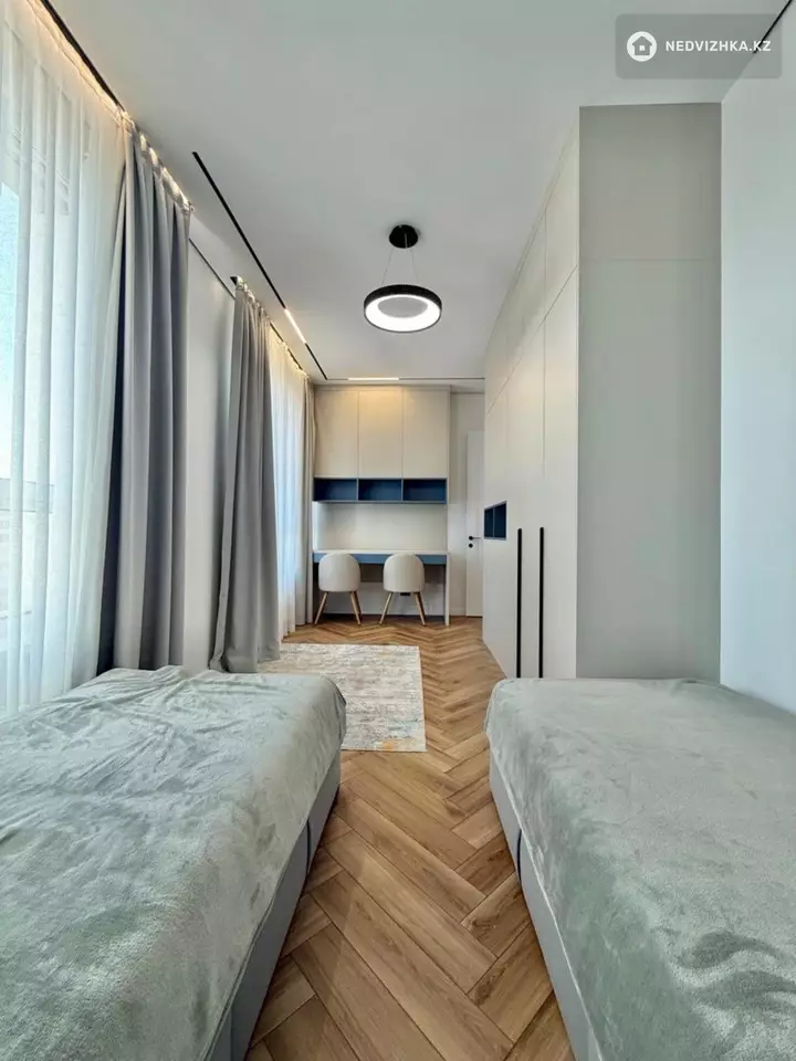 4-комнатная квартира, этаж 8 из 12, 113 м², фотография 4