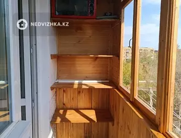 2-комнатная квартира, этаж 4 из 5, 48 м²