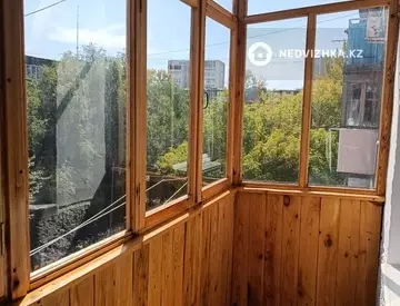 2-комнатная квартира, этаж 4 из 5, 48 м²