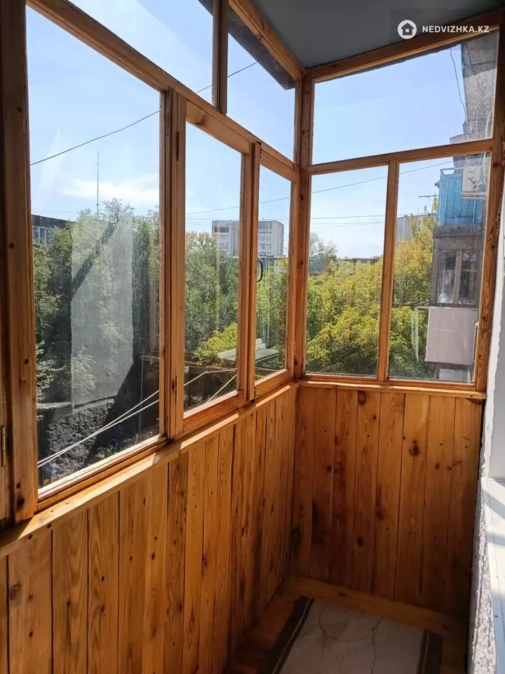 2-комнатная квартира, этаж 4 из 5, 48 м², фотография 5