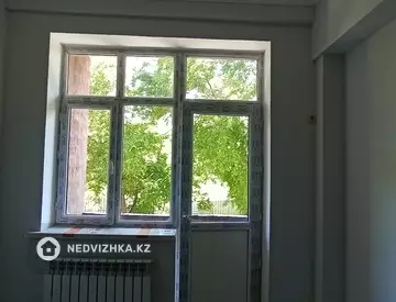 2-комнатная квартира, этаж 2 из 6, 75 м², На длительный срок