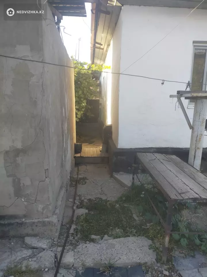 4-комнатная квартира, этаж 1 из 1, 64 м², фотография 2