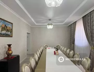 6-комнатный дом, 10 соток, 208 м²