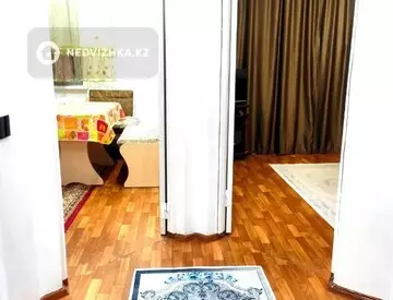 1-комнатная квартира, этаж 4 из 9, 40 м², Посуточно, миниатюра 5