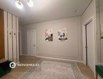 4-комнатная квартира, этаж 3 из 9, 132 м²