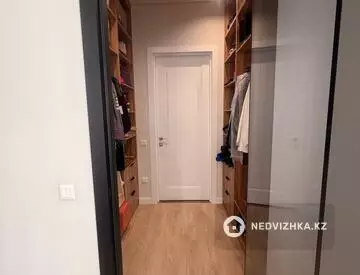 4-комнатная квартира, этаж 3 из 9, 132 м², миниатюра 12