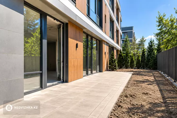 4-комнатная квартира, этаж 1 из 3, 136 м², фотография 4