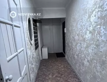 2-комнатная квартира, этаж 2 из 3, 52 м², На длительный срок