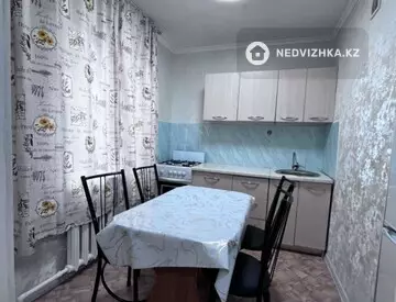2-комнатная квартира, этаж 2 из 3, 52 м², На длительный срок