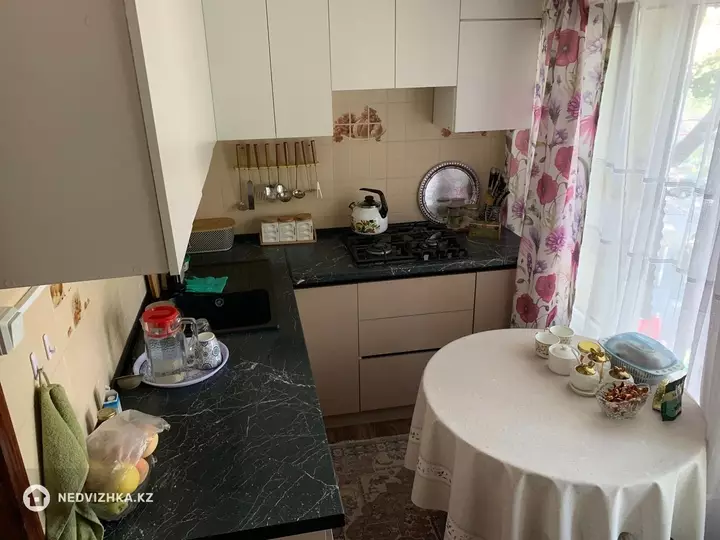 2-комнатная квартира, этаж 4 из 4, 44 м², фотография 3