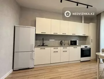 1-комнатная квартира, этаж 3 из 12, 36 м², На длительный срок