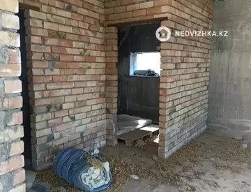 4-комнатная часть дома, 10 соток, 252 м²