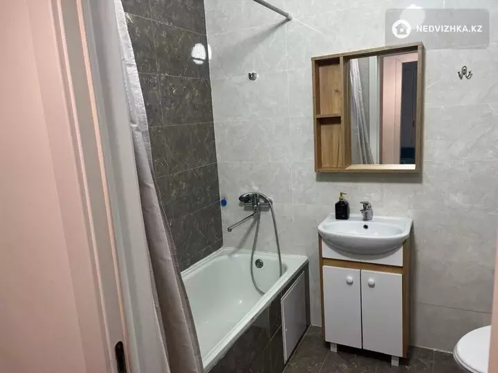 1-комнатная квартира, этаж 7 из 9, 40 м², На длительный срок, фотография 3
