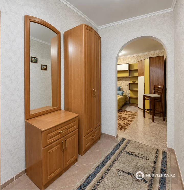 1-комнатная квартира, этаж 1 из 5, 45 м², Посуточно, фотография 4