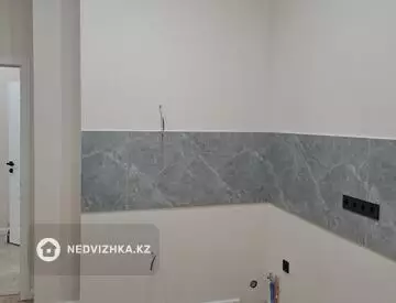 2-комнатная квартира, этаж 3 из 12, 66 м²