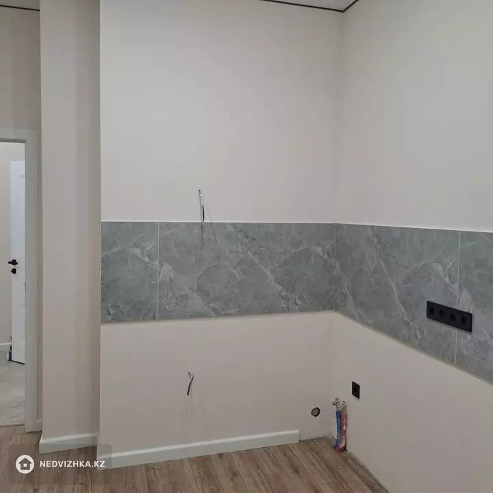 2-комнатная квартира, этаж 3 из 12, 66 м², фотография 2